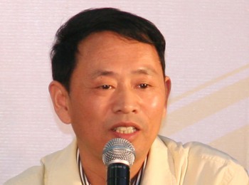 画家 张卫